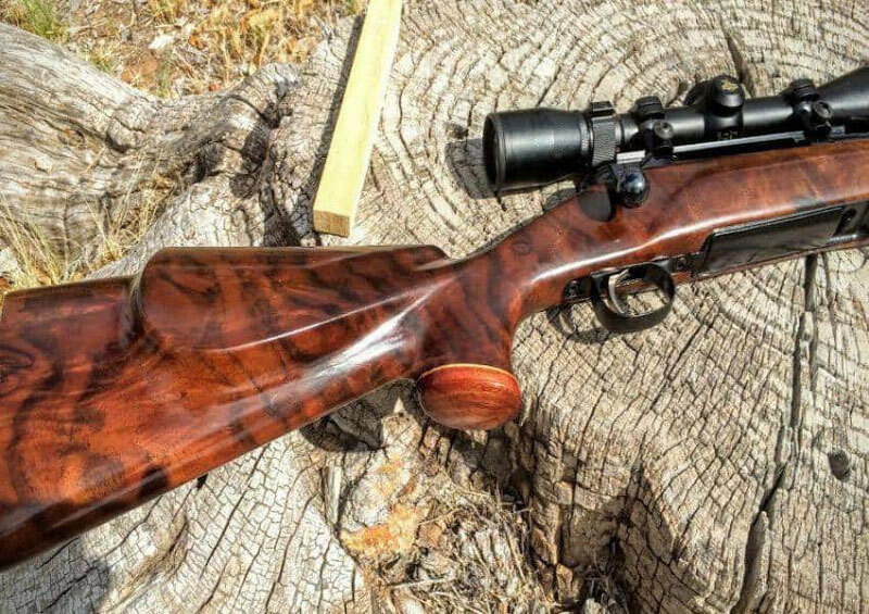 báng súng làm từ gỗ óc chó